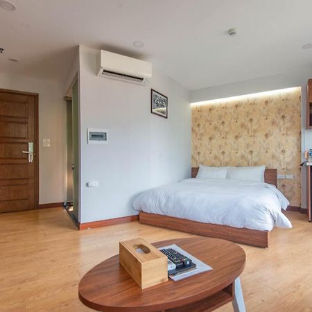 Moon West Lake Hotel & Residence Hanoi Bagian luar foto